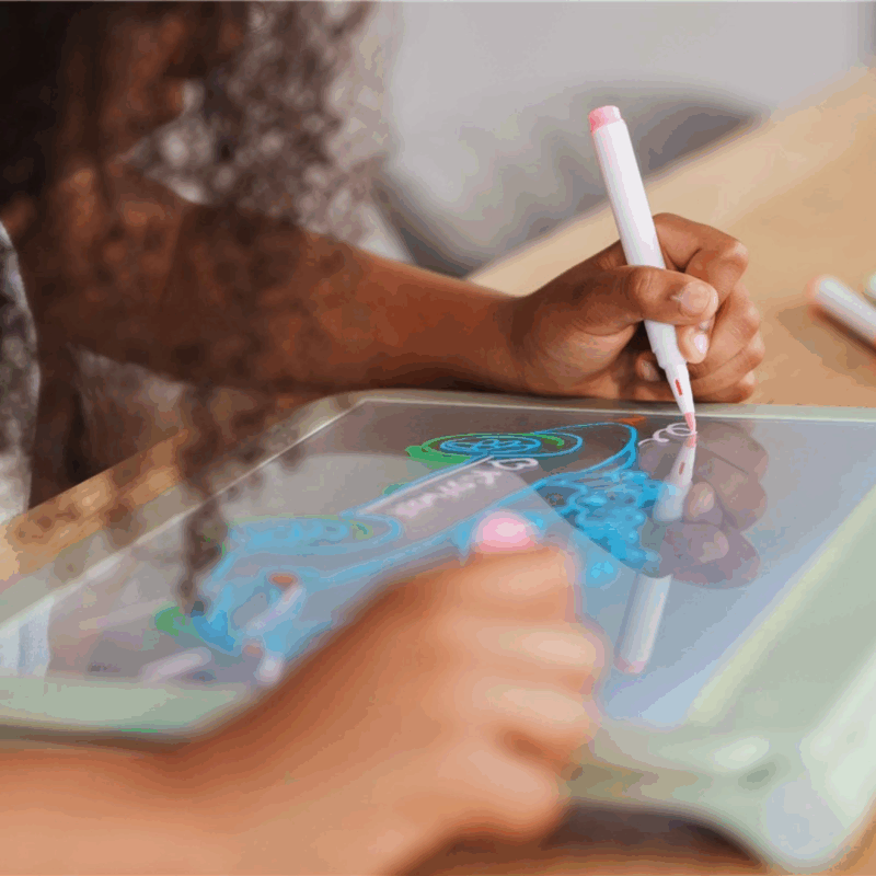 KidyDraw Pro tablet creativa con luz LED para calcar y dibujar desde los 3 años