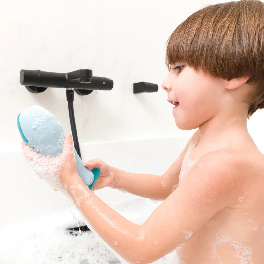 Juego de baño para niños kuji la ballena