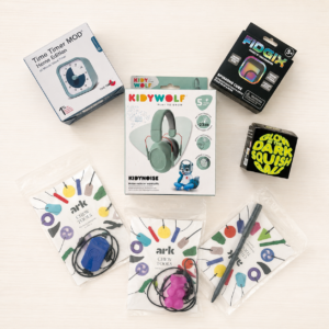 Kit Vuelta al Cole Kiboo con Time Timer, cascos reductores de ruido, fidget, pelota, protector mordedor para lápiz y mordedores ARK.